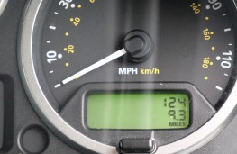 Barn find Land Rover Defender, 2026, milometer